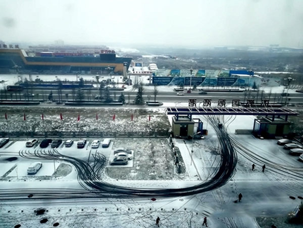膜結構在遇見下雪時怎么辦？